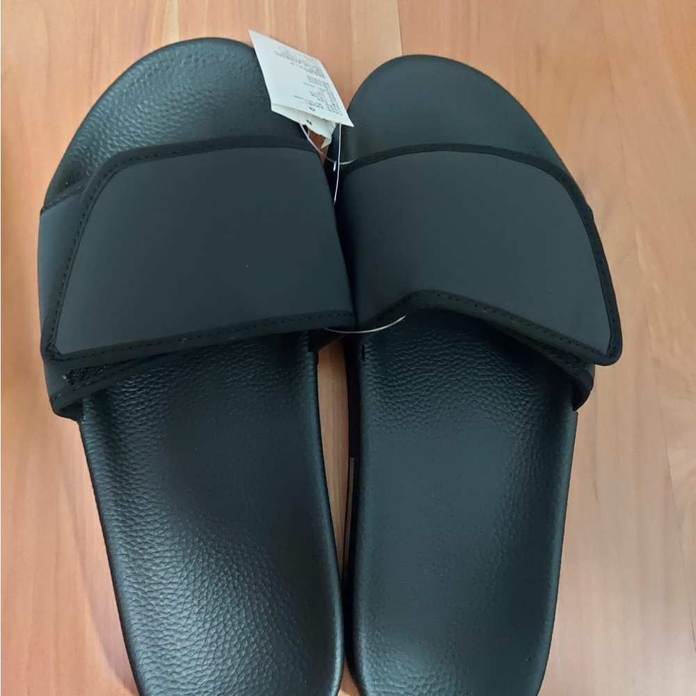 Abercrombie and Fitch Slide size Medium NWT - Picture 4 of 9